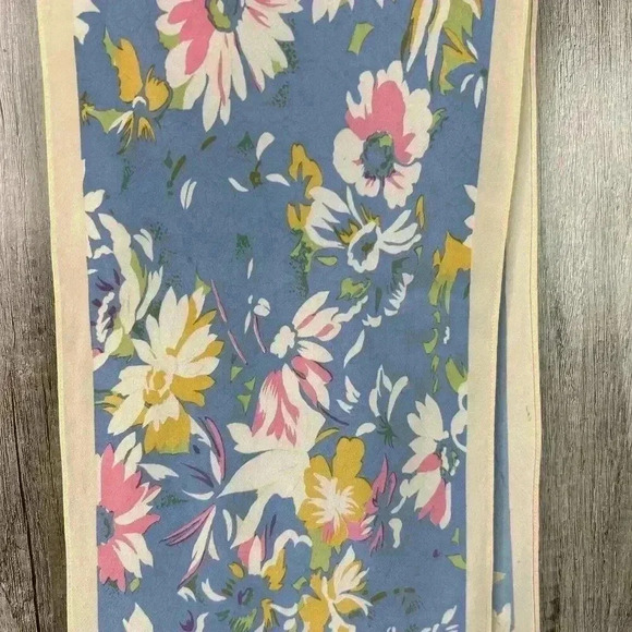 Bill Blass Scarf Blue Color Floral Print Rectangle Wraps around Neck - Picture 2 of 5